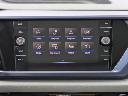 Used 2023 Volkswagen Taos SE w/ Panoramic Sunroof Package FWD image 15
