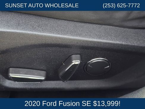 Used 2020 Ford Fusion SE FWD image 28