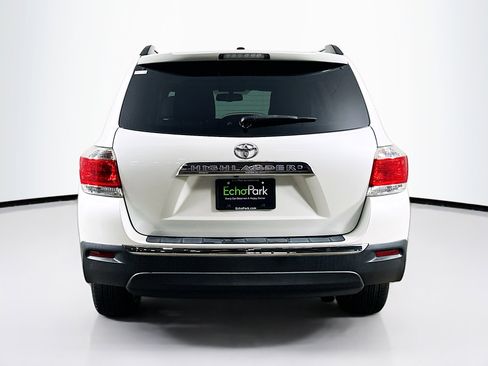 Used 2012 Toyota Highlander Limited w/ Tow Pkg FWD image 7