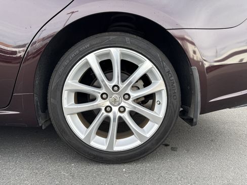 Used 2013 Toyota Avalon Limited image 3