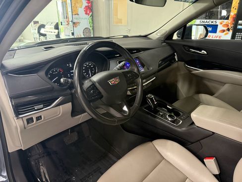 Used 2019 Cadillac XT4 Premium Luxury AWD/4WD image 9