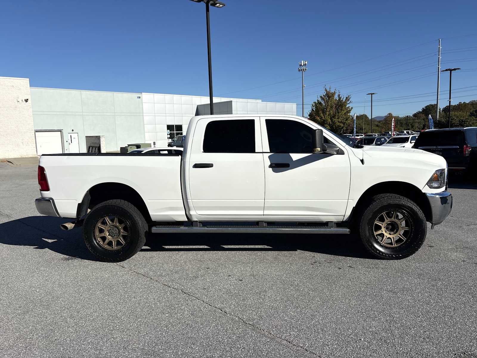 Used 2016 RAM 2500 Tradesman w/ Chrome Appearance Group AWD/4WD image 5