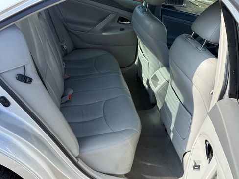 Used 2011 Toyota Camry LE w/ LE Extra-Value Pkg image 16