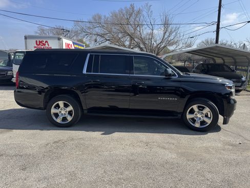 Used 2020 Chevrolet Suburban LS w/ Enhanced Driver Alert Package image 4