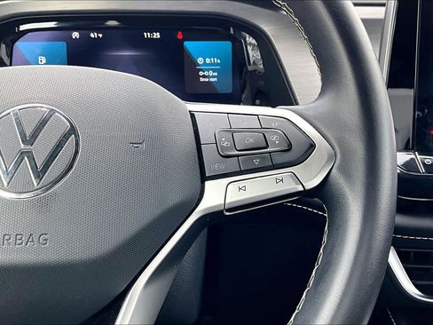 Used 2024 Volkswagen Atlas Cross Sport SE image 24