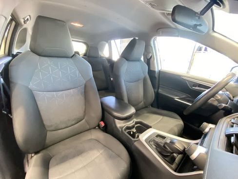 Used 2020 Toyota RAV4 XLE AWD/4WD image 26