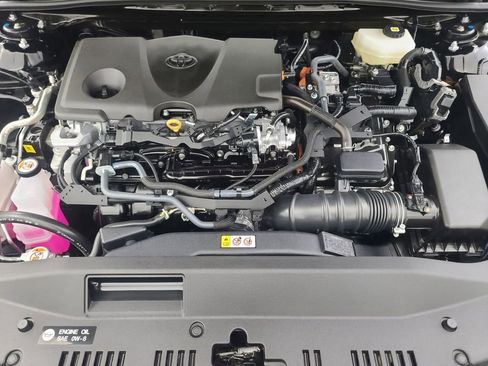 Used 2025 Toyota Camry SE image 36