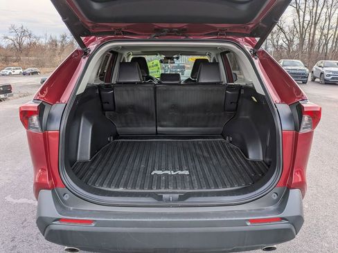 Used 2022 Toyota RAV4 XLE Premium AWD/4WD image 5