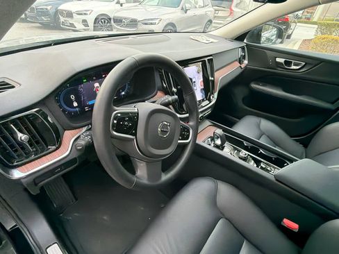 Certified 2025 Volvo V60 B5 Cross Country Plus image 28