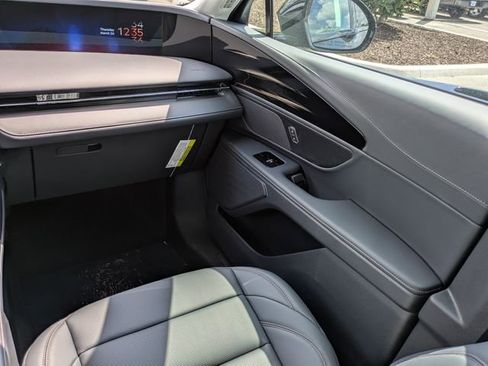 New 2026 Lincoln Nautilus Premier AWD/4WD image 17