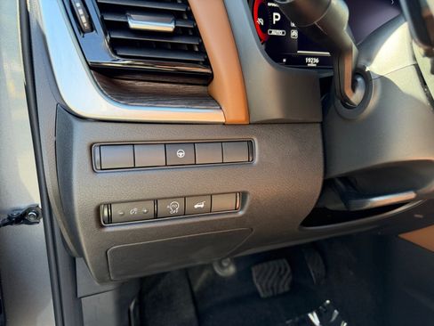 Used 2025 Nissan Rogue Platinum AWD/4WD image 11