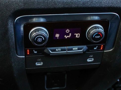 Used 2023 Chevrolet Tahoe High Country AWD/4WD image 24