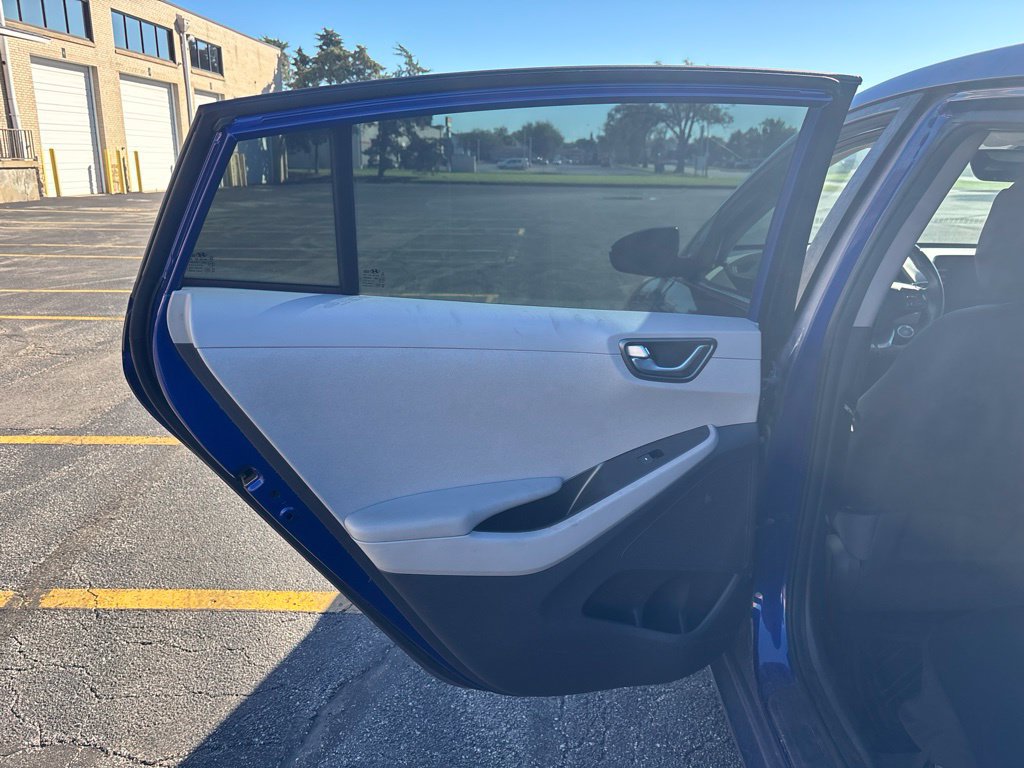 Used 2020 Hyundai Ioniq SEL FWD image 16