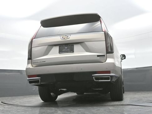 Certified 2024 Cadillac Escalade ESV Premium Luxury AWD/4WD image 28