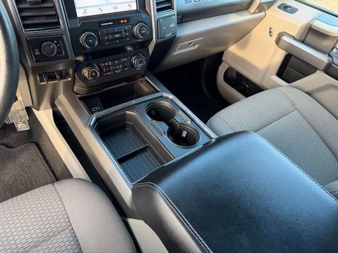 Used 2019 Ford F250 XLT w/ XLT Premium Package image 15