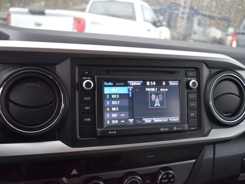 Used 2017 Toyota Tacoma SR5 w/ Tow Package image 17