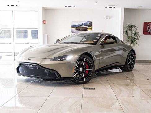 Used 2023 Aston Martin V8 Vantage Coupe image 1