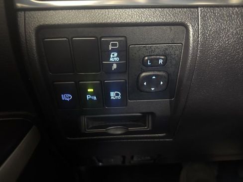 Used 2020 Toyota Land Cruiser Heritage Edition image 21