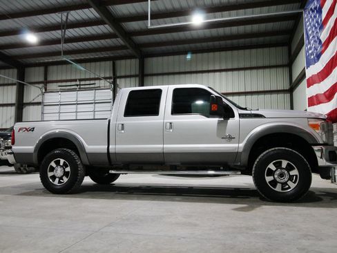 Used 2013 Ford F250 Lariat w/ FX4 Off Road Pkg AWD/4WD image 14