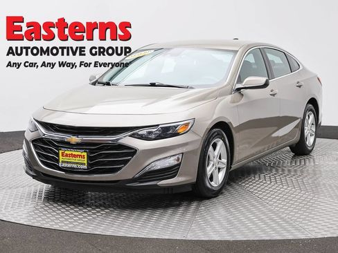 Used 2022 Chevrolet Malibu LS w/ Driver Confidence Package II FWD image 1