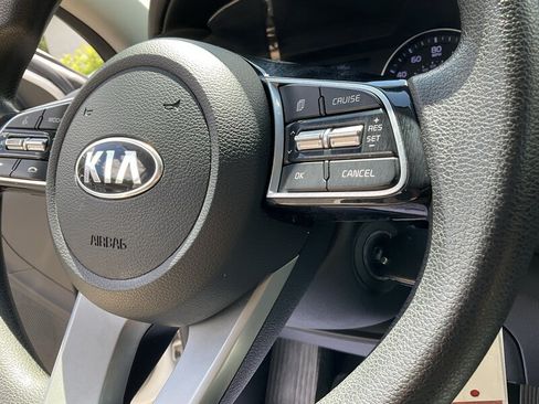 Used 2020 Kia Forte LXS FWD image 27