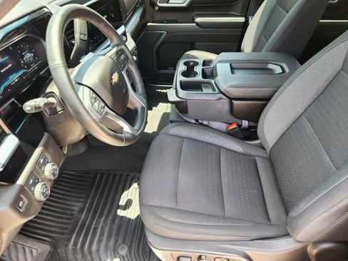 Used 2024 Chevrolet Silverado 1500 LT AWD/4WD image 12