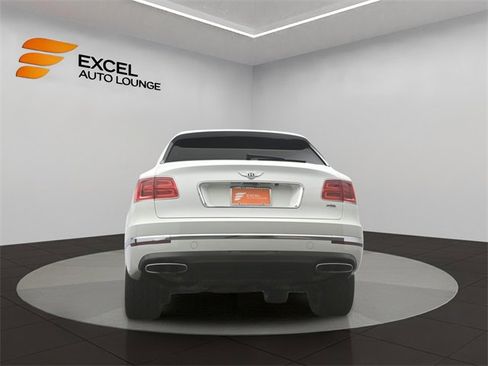 Used 2018 Bentley Bentayga image 58
