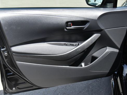 Used 2025 Toyota Corolla LE w/ Convenience Package FWD image 13