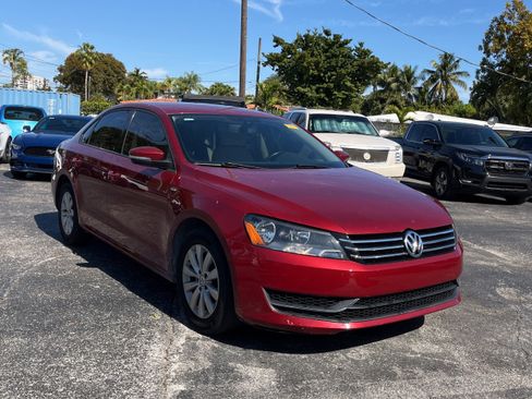 Used 2015 Volkswagen Passat 1.8T Wolfsburg Edition w/ Technology Package image 9