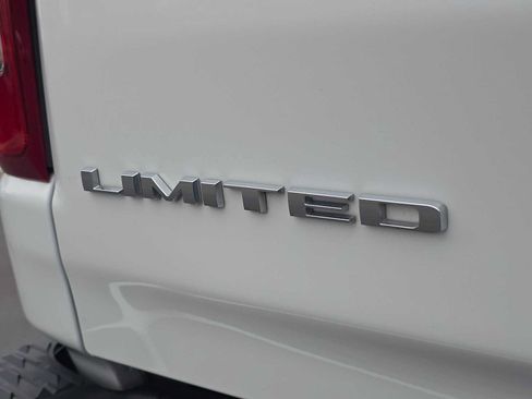 Used 2019 RAM 1500 Limited AWD/4WD image 16