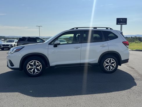 Certified 2022 Subaru Forester Premium AWD/4WD image 7