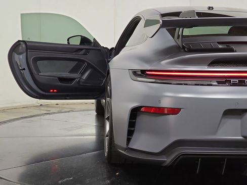 Used 2025 Porsche 911 GT3 image 31
