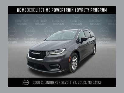 Used 2023 Chrysler Pacifica Touring-L