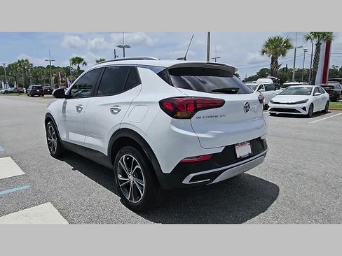 Used 2022 Buick Encore GX Select w/ Safety Package II FWD image 29