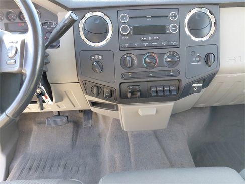 Used 2010 Ford F250 XLT image 11