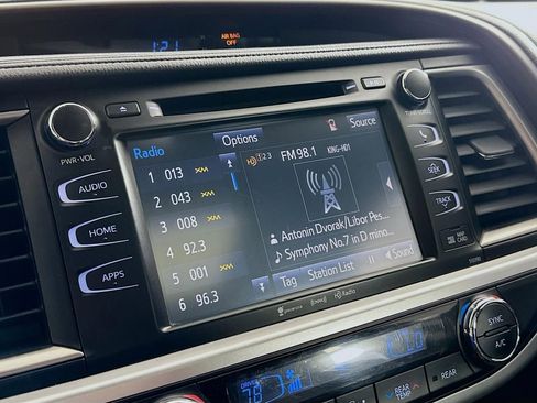 Used 2018 Toyota Highlander XLE image 38