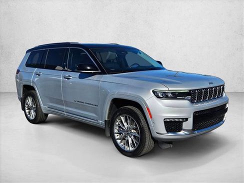 Used 2022 Jeep Grand Cherokee L Summit w/ Advanced Protech Group IV image 3
