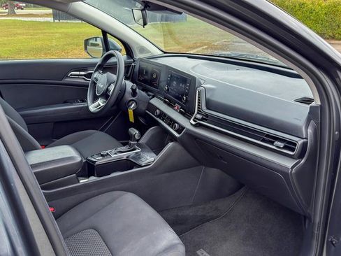 Used 2023 Kia Sportage LX image 20