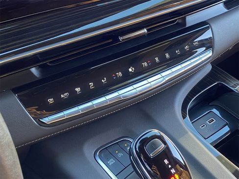 Certified 2023 Cadillac Escalade Premium Luxury image 30