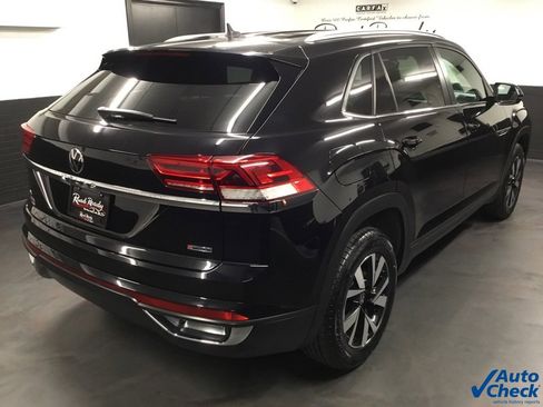 Used 2021 Volkswagen Atlas Cross Sport SE image 11
