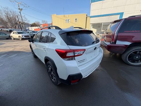 Used 2019 Subaru Crosstrek 2.0i Premium w/ Eyesight System image 3