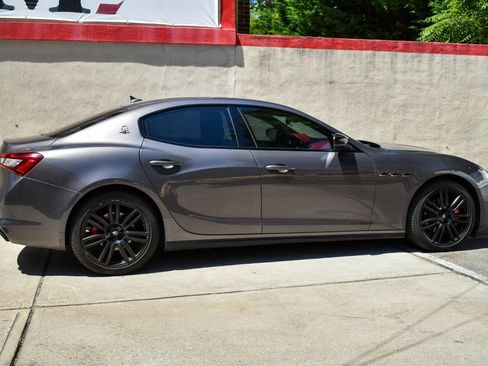 Used 2019 Maserati Ghibli RWD image 9