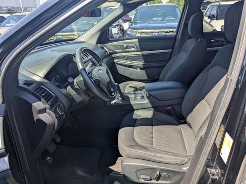 Used 2018 Ford Explorer XLT w/ Equipment Group 201A AWD/4WD image 26
