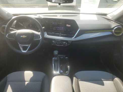 Used 2024 Chevrolet Trax LT w/ Driver Confidence Package image 9