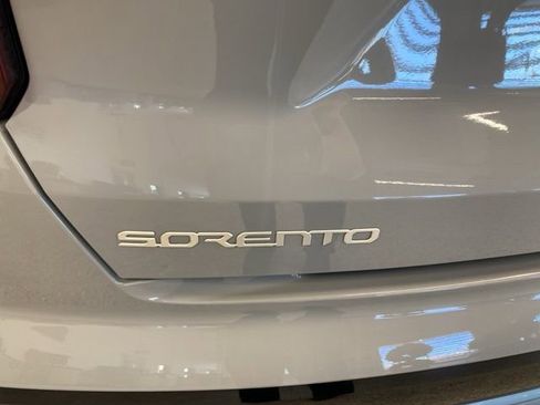 Used 2023 Kia Sorento SX image 8