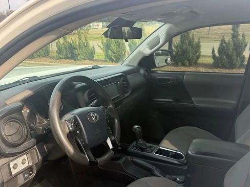 Used 2019 Toyota Tacoma SR w/ SX Package image 11