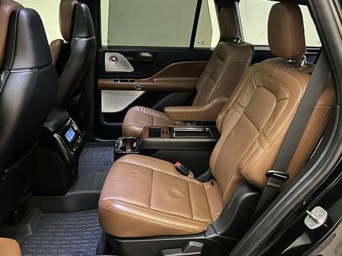 Used 2023 Lincoln Aviator Reserve w/ Equipment Group 201A image 18