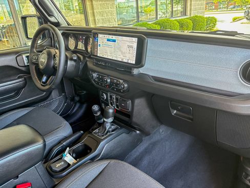 Used 2024 Jeep Wrangler Unlimited Sport AWD/4WD image 25