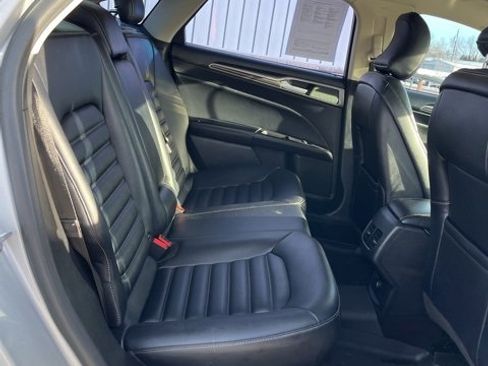 Used 2019 Ford Fusion SEL image 29