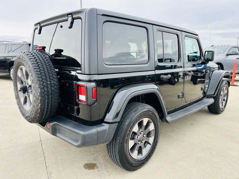 Used 2019 Jeep Wrangler Unlimited Sahara AWD/4WD image 34